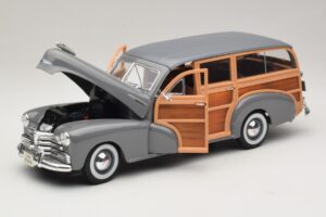 Chevrolet Fleetmaster Woody Siv Maisto 1:18 31854 Kovina – slika 2 od 8
