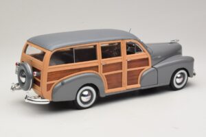 Chevrolet Fleetmaster Woody Siv Maisto 1:18 31854 Kovina – slika 3 od 8