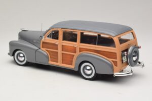 Chevrolet Fleetmaster Woody Siv Maisto 1:18 31854 Kovina – slika 7 od 8