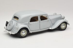 Citroen 15CV Six Siv Maisto 1:18 31837 Kovina – slika 3 od 8