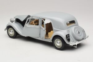 Citroen 15CV Six Siv Maisto 1:18 31837 Kovina – slika 5 od 8