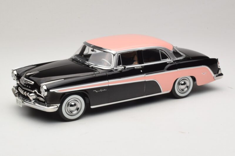 DeSoto Fireflite Sedan Črn & Roza KK-Scale 1:18 KKDC181542 Kovina