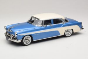 DeSoto Fireflite Sedan Modra Metalik & Kremna KK-Scale 1:18 KKDC181544 Kovina
