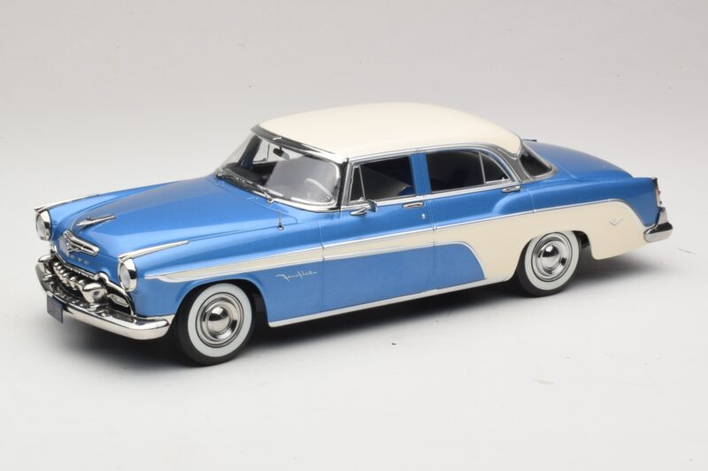 DeSoto Fireflite Sedan Modra Metalik & Kremna KK-Scale 1:18 KKDC181544 Kovina