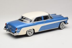 DeSoto Fireflite Sedan Modra Metalik & Kremna KK-Scale 1:18 KKDC181544 Kovina – slika 2 od 6