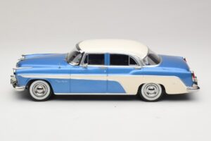DeSoto Fireflite Sedan Modra Metalik & Kremna KK-Scale 1:18 KKDC181544 Kovina – slika 3 od 6