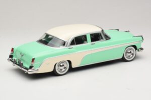 DeSoto Fireflite Sedan Svetlo Zelena & Kremna KK-Scale 1:18 KKDC181543 Kovina – slika 2 od 6