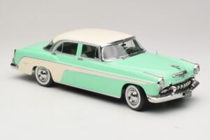 DeSoto Fireflite Sedan Svetlo Zelena & Kremna KK-Scale 1:18 KKDC181543 Kovina – slika 4 od 6