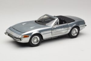 Ferrari 365 GTS Chrome Silver Hot Wheels 1:18 25738 Kovina