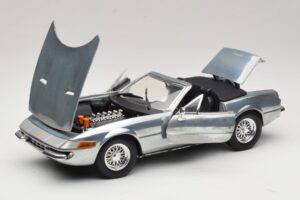 Ferrari 365 GTS Chrome Silver Hot Wheels 1:18 25738 Kovina – slika 2 od 8