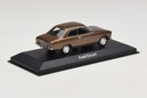Ford Escort Mk1 Rjava Metalik Maxichamps 1:43 940081000 Kovina – slika 2 od 5