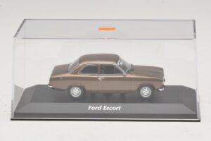 Ford Escort Mk1 Rjava Metalik Maxichamps 1:43 940081000 Kovina – slika 4 od 5