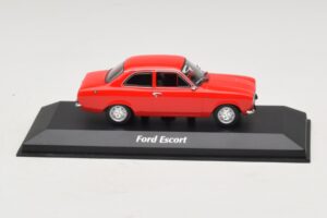 Ford Escort Mk1 Rdeč Maxichamps 1:43 Ford Escort Mk1 Rdeč Maxichamps 1:43 940081001 Diecast