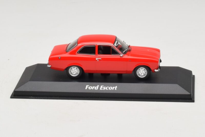 Ford Escort Mk1 Rdeč Maxichamps 1:43 940081001 Diecast