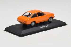 Ford Escort Mk2 Oranžen Maxichamps 1:43 940084101 Diecast – slika 2 od 5