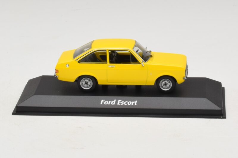 Ford Escort Mk2 Rumen Maxichamps 1:43 940084100 Diecast