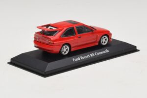 Ford Escort RS Cosworth Rdeč Maxichamps 1:43 940082100 Diecast – slika 2 od 5