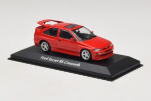 Ford Escort RS Cosworth Rdeč Maxichamps 1:43 940082100 Diecast – slika 3 od 5