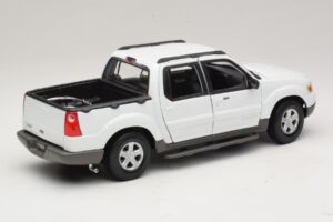 Ford Explorer Sport Trac Bela Maisto 1:18 36891 Kovina – slika 3 od 8