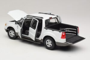 Ford Explorer Sport Trac Bela Maisto 1:18 36891 Kovina – slika 5 od 8