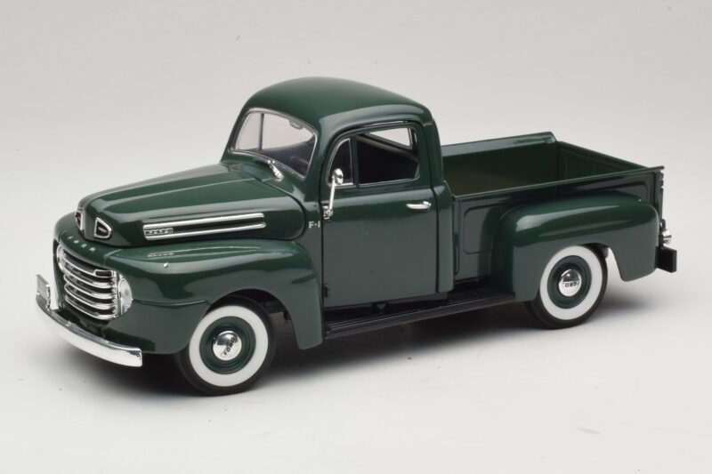 Ford F-1 Zelena Road Legends 1:18 92218 Kovina