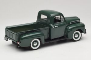 Ford F-1 Zelena Road Legends 1:18 92218 Kovina – slika 3 od 8