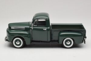 Ford F-1 Zelena Road Legends 1:18 92218 Kovina – slika 4 od 8