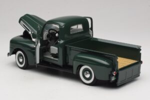 Ford F-1 Zelena Road Legends 1:18 92218 Kovina – slika 5 od 8