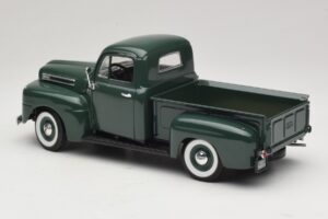 Ford F-1 Zelena Road Legends 1:18 92218 Kovina – slika 7 od 8