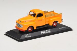 Ford F1 Coca-Cola Minichamps 1:43 400082062 Kovina – slika 2 od 5