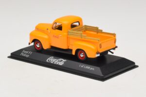 Ford F1 Coca-Cola Minichamps 1:43 400082062 Kovina – slika 3 od 5