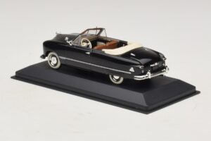 Ford FL Kabriolet Črn Minichamps 1:43 400082231 Kovina – slika 3 od 5