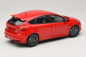 Ford Focus ST Mk2 Rdeča Minichamps 1:18 110082002 Kovina – slika 3 od 8