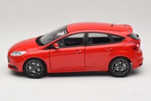 Ford Focus ST Mk2 Rdeča Minichamps 1:18 110082002 Kovina – slika 4 od 8
