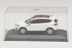 Ford Kuga Mk1 Bel Dealerska Izdaja Minichamps 1:43 KUGA002 Kovina – slika 4 od 5