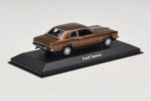 Ford Taunus TC Rjava Metalik Maxichamps 1:43 940081300 Diecast – slika 2 od 5