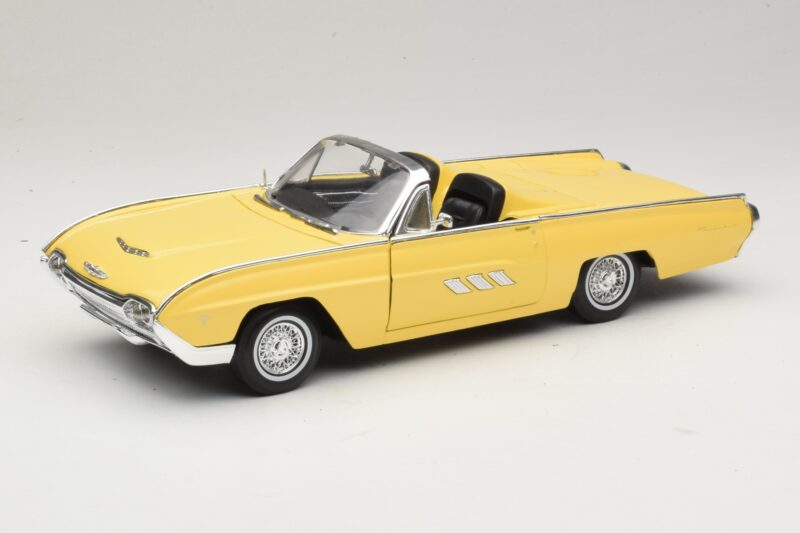 Ford Thunderbird Kabriolet Rumen Anson 1:18 30334-P1 Kovina