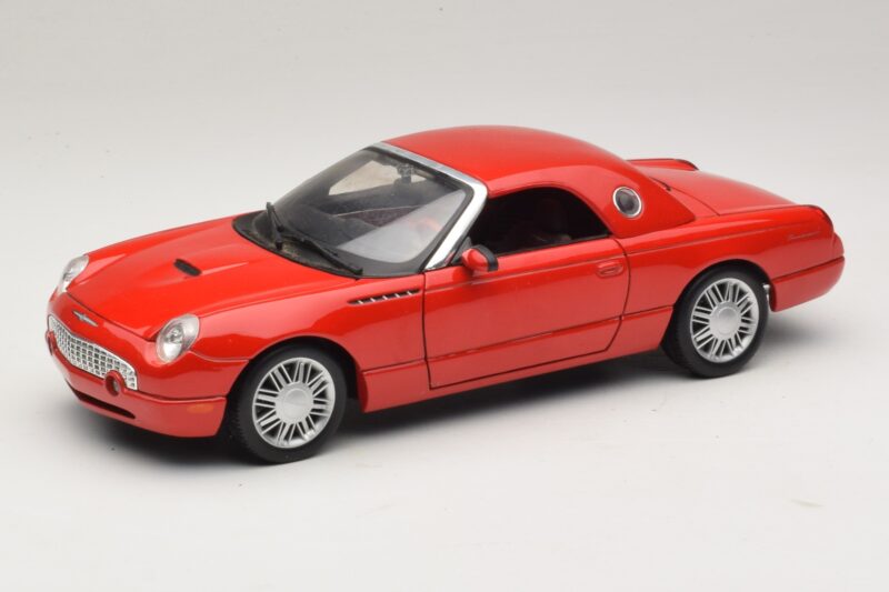 Ford Thunderbird Rdeč Maisto 1:18 31620 Kovina