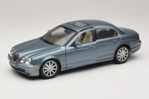Jaguar S-Type X200 Moder Maisto 1:18 31865 Kovina