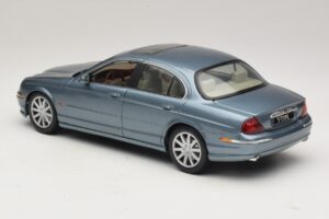 Jaguar S-Type X200 Moder Maisto 1:18 31865 Kovina – slika 7 od 8