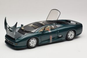 Jaguar XJ220 Zelena Metalik Maisto 1:18 31807 Kovina – slika 2 od 8