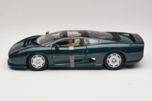 Jaguar XJ220 Zelena Metalik Maisto 1:18 31807 Kovina – slika 4 od 8