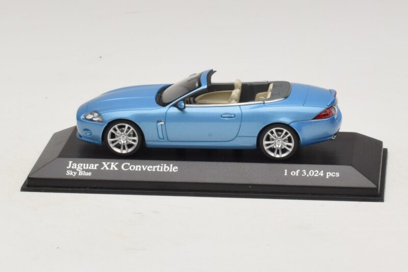 Jaguar XK X150 Kabriolet Svetlo Modra Metalik Minichamps 1:43 Jaguar XK X150 Kabriolet Svetlo Modra Metalik Minichamps 1:43 400130530 Kovina