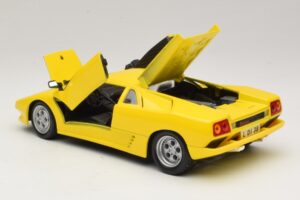 Lamborghini Diablo Rumen Maisto 1:18 32803 Kovina – slika 5 od 8