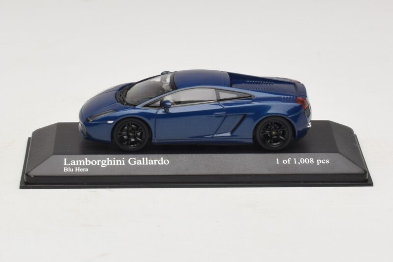 Lamborghini Gallardo Blue Metallic Minichamps 1:43 Lamborghini Gallardo Blue Metallic Minichamps 1:43 400103505 Kovina