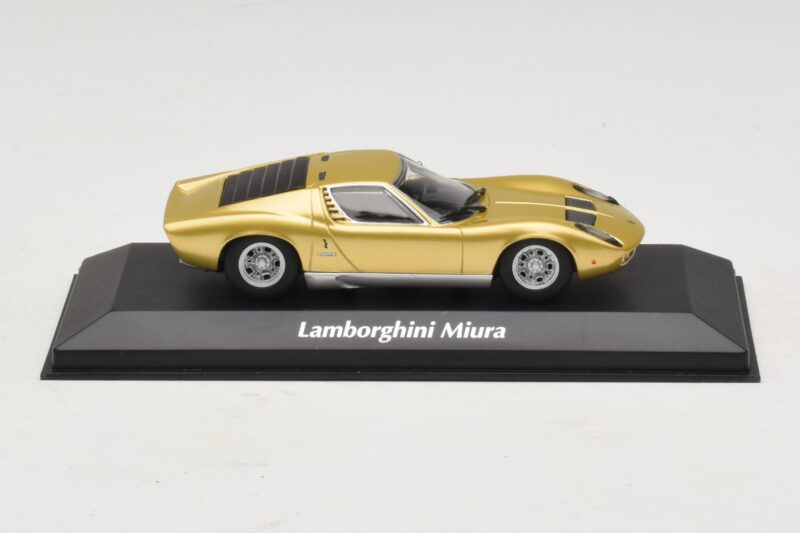 Lamborghini Miura P400 Zlat Maxichamps 1:43 Lamborghini Miura P400 Zlat Maxichamps 1:43 940103002 Diecast