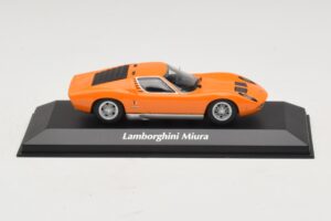 Lamborghini Miura P400 Oranžen Maxichamps 1:43 940103001 Diecast