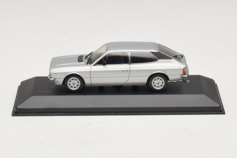 Lancia Beta HPE Srebrn Minichamps 1:43 Lancia Beta HPE Srebrn Minichamps 1:43 400125711 Kovina