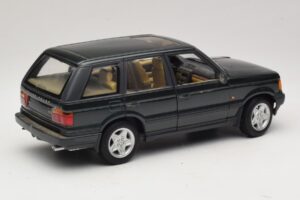 Land Rover Range Rover P38A 4.6 HSE Zelena Metalik AUTOart 1:18 70010 Kovina – slika 3 od 8