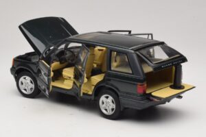 Land Rover Range Rover P38A 4.6 HSE Zelena Metalik AUTOart 1:18 70010 Kovina – slika 5 od 8